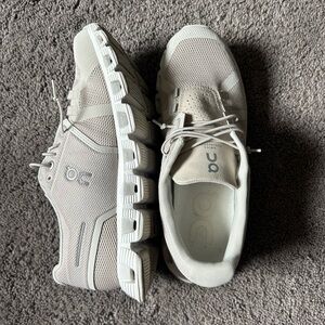 Womens 7 Cloud 5 Pearl White Sneakers